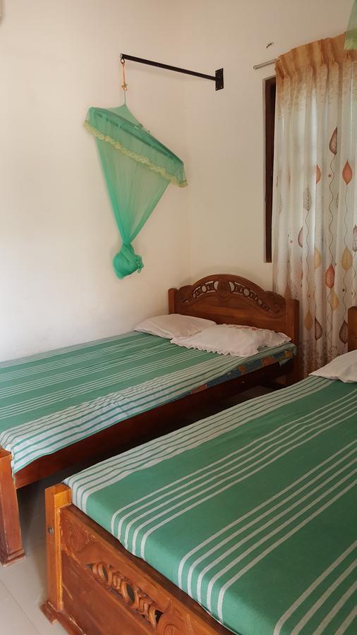 Lokuge Grand Resort Катарагама Екстериор снимка