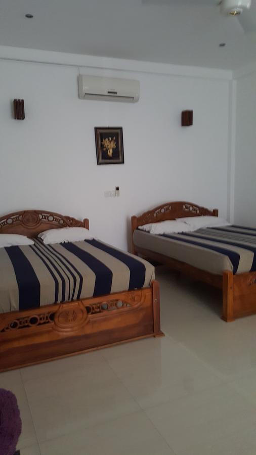 Lokuge Grand Resort Катарагама Екстериор снимка