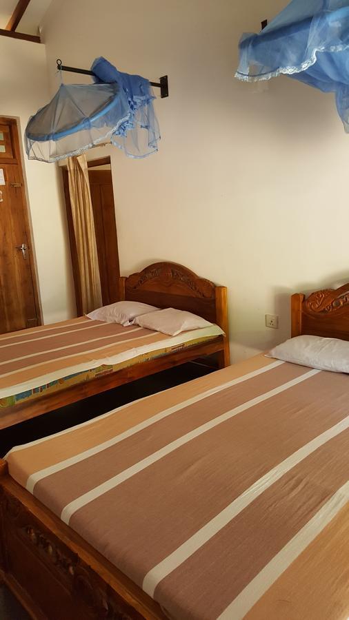 Lokuge Grand Resort Катарагама Екстериор снимка