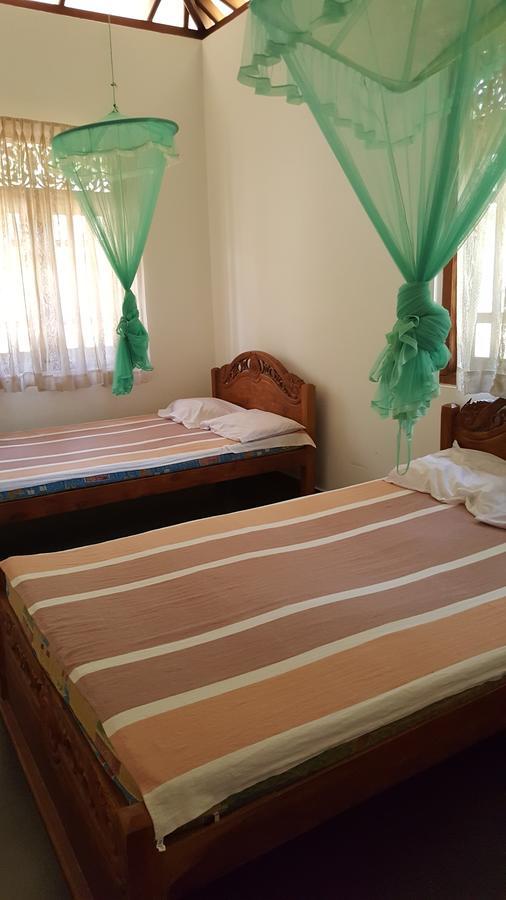 Lokuge Grand Resort Катарагама Екстериор снимка