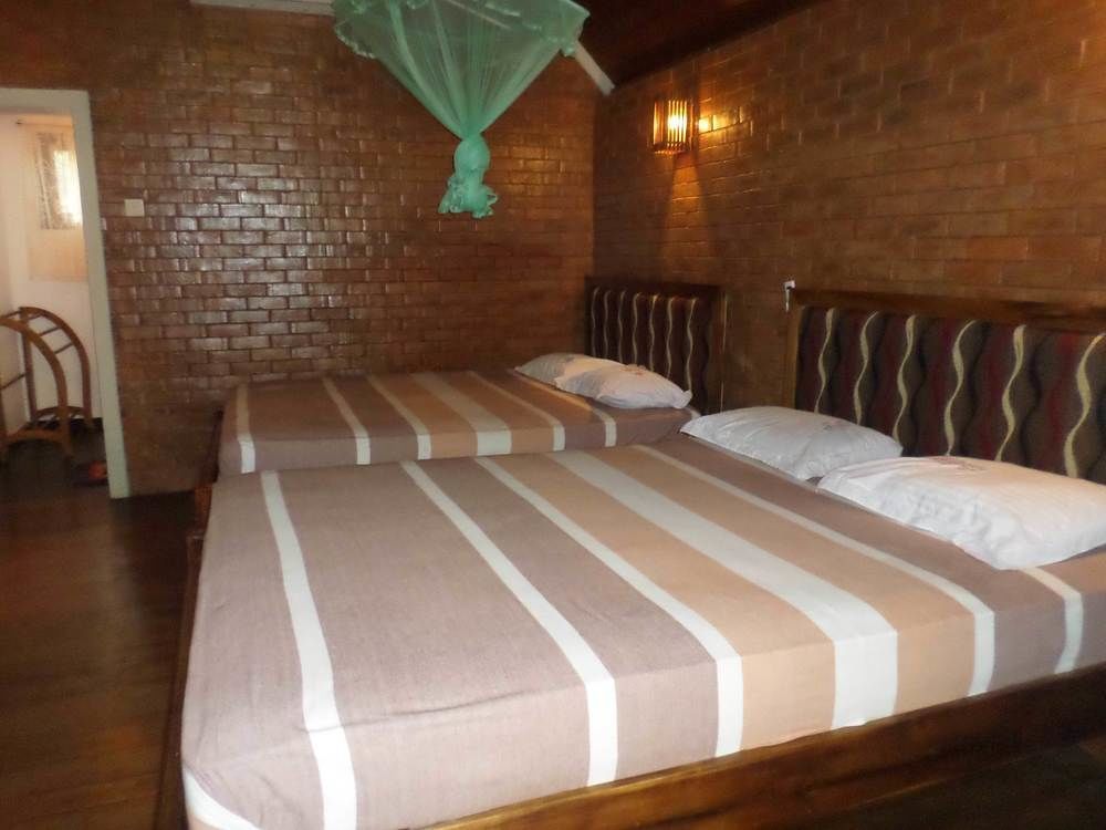 Lokuge Grand Resort Катарагама Екстериор снимка