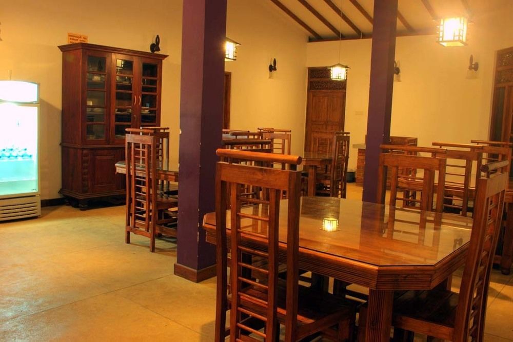 Lokuge Grand Resort Катарагама Екстериор снимка