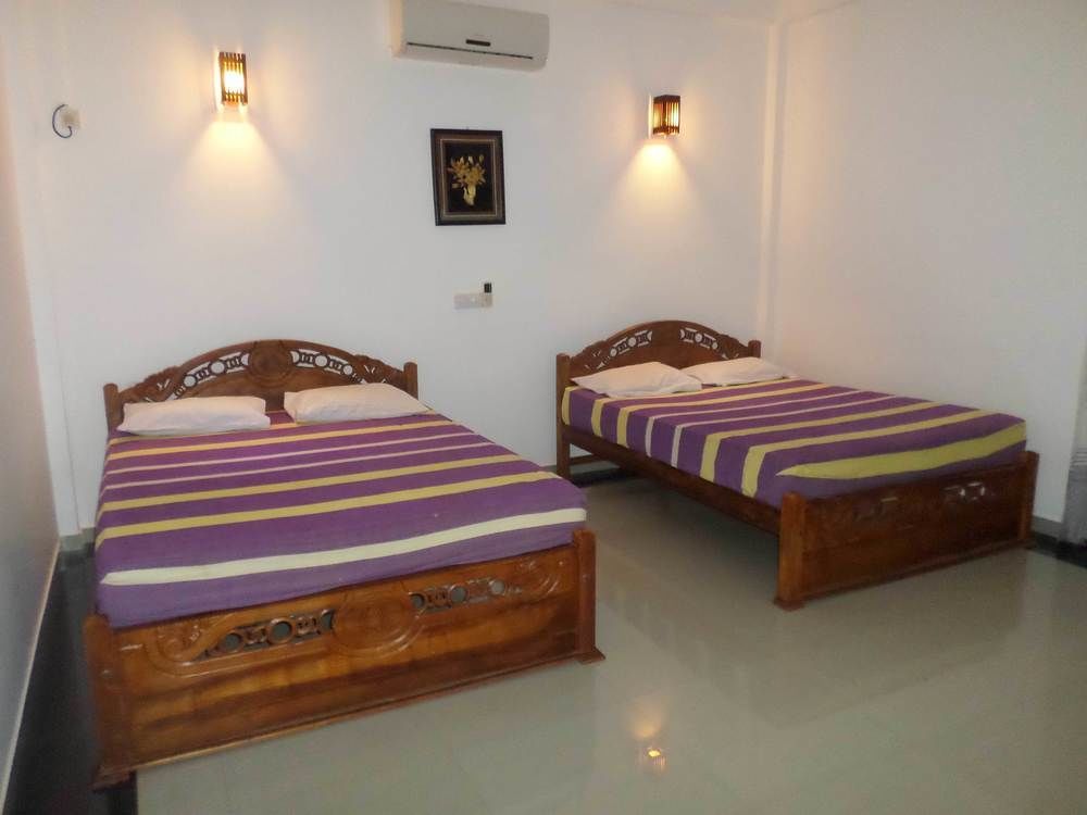Lokuge Grand Resort Катарагама Екстериор снимка